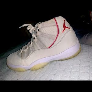 Air JORDAN Retro 11 Platinum Tint